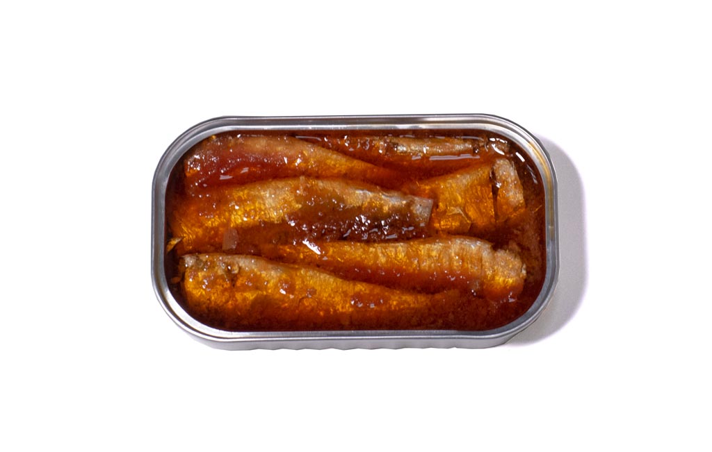 Mažosios sardinės pomidorų padaže